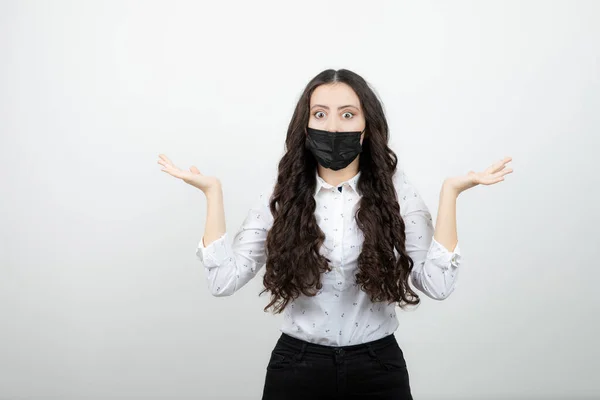 Menina Bonita Máscara Médica Preta Para Sua Própria Proteção Contra — Fotografia de Stock