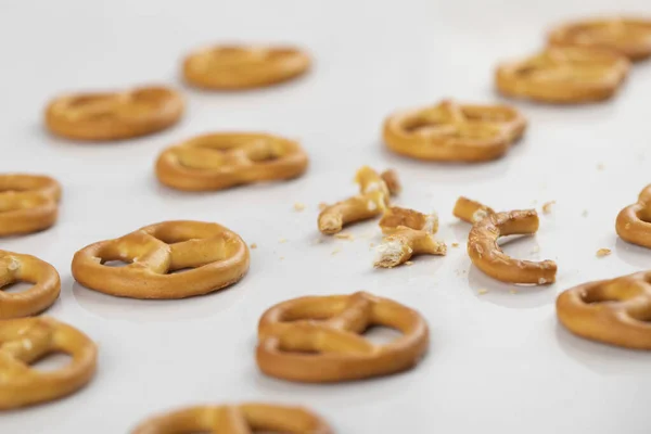 Bretzels Crackers Salt Isolated White Background High Quality Photo — Stock Photo, Image