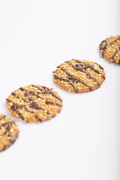 Köstliche Haferkekse Mit Nüssen Und Schokolade Auf Weißer Oberfläche Hochwertiges — Stockfoto