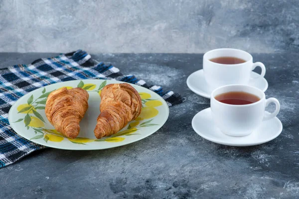 Colorful Plate Fresh Croissants White Cups Hot Tea Placed Marble — Stock Photo, Image