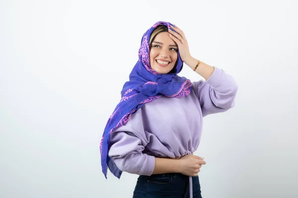 Image Nice Looking Woman Handkerchief Standing Posing High Quality Photo — Stock Photo, Image