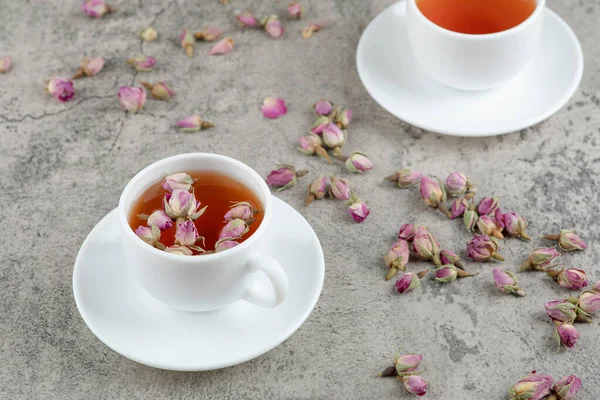 Two Cups Black Tea Dried Flowers Marble Background High Quality — Stock Photo, Image