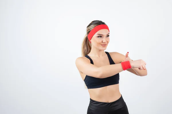 Portrait Young Athletic Woman Wearing Red Headband High Quality Photo — Stock Photo, Image