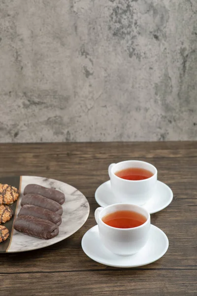 Cookies Seeds Chocolate Cake Bar Marble Plate Cups Tea High — Stock Photo, Image