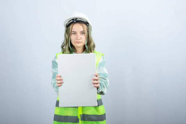 Foto Der Schönen Ingenieurin Die Eine Leere Leinwand Über Eine — Stockfoto