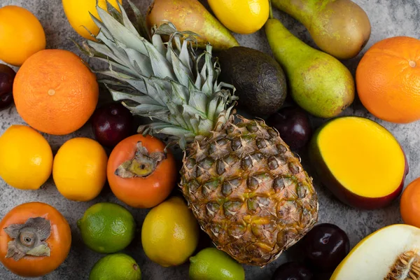 Bando Frutas Exóticas Frescas Diferentes Fundo Pedra Foto Alta Qualidade — Fotografia de Stock