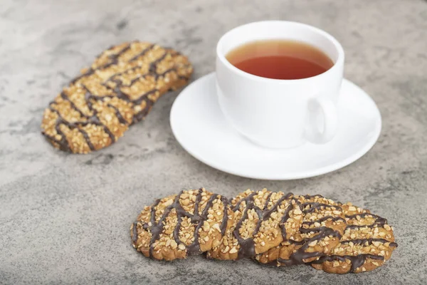 Galletas Chocolate Avena Con Taza Negro Piedra Foto Alta Calidad — Foto de Stock