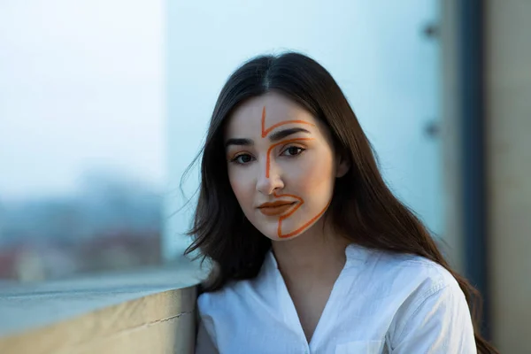 얼굴에 포즈를 여성의 초상화 고품질 — 스톡 사진