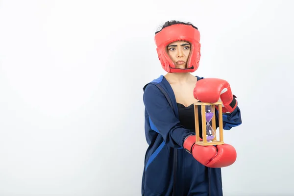 Mujer Joven Con Guantes Boxeo Aislados Sobre Fondo Blanco — Foto de Stock