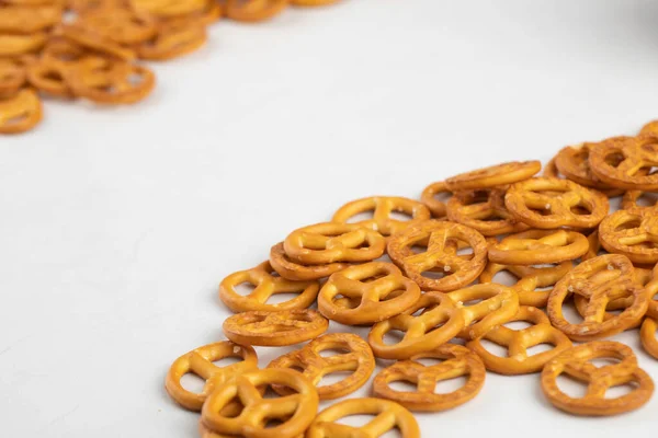 Mucchio Pretzel Secchi Salati Posto Fondo Bianco Foto Alta Qualità — Foto Stock