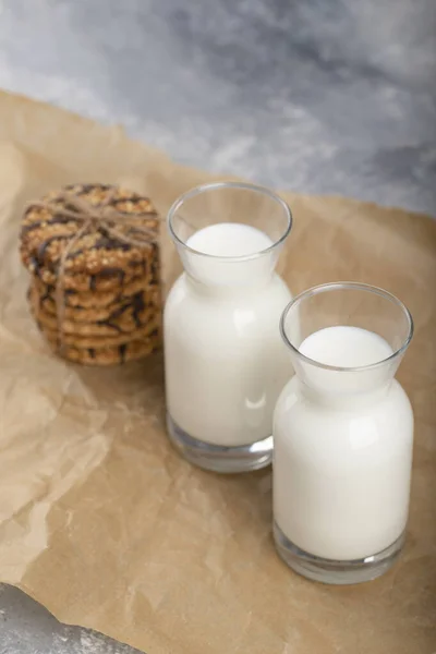 Stapel Volkoren Koekjes Glas Melk Bakplaat Hoge Kwaliteit Foto — Stockfoto