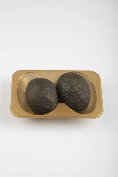 Twee Verse Gezonde Bruine Avocado Geïsoleerd Wit Grijze Achtergrond Hoge — Stockfoto