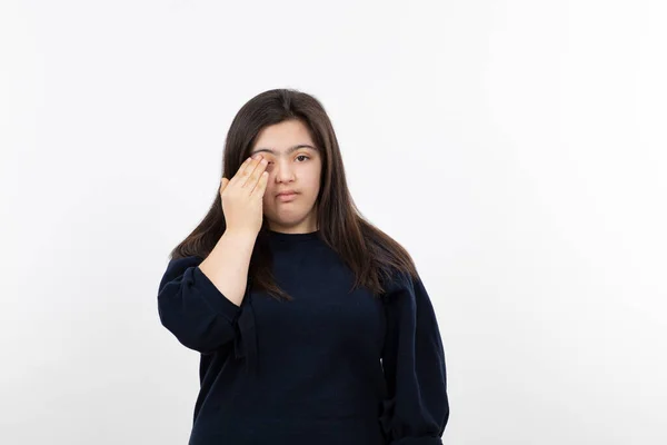 Jovem Menina Síndrome Camisola Preta Sobre Branco Foto Alta Qualidade — Fotografia de Stock