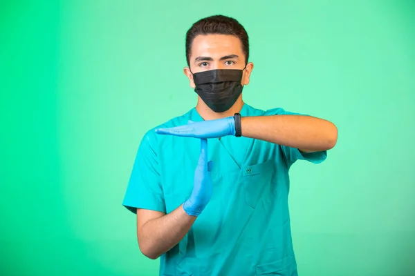 Doctor Green Uniform Face Mask Making Hand Gests High Quality — Stock Photo, Image