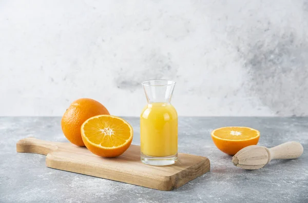 Glass Pitcher Juice Sliced Orange Fruit Wooden Board High Quality — Stock Photo, Image