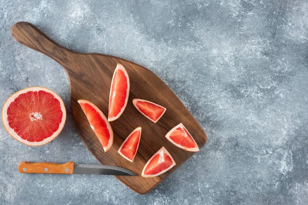 Chopped Fresh Sour Grapefruit Placed Wooden Board Knife High Quality — Stock Photo, Image