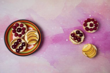 Tatlı kurabiyelerle nefis kahvaltı