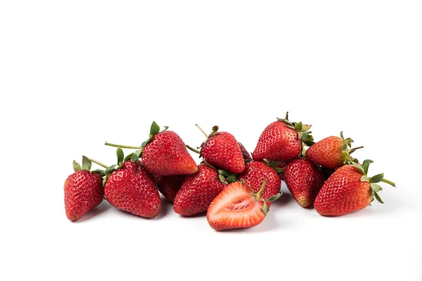 Frische Reife Erdbeeren Auf Weißem Hintergrund — Stockfoto