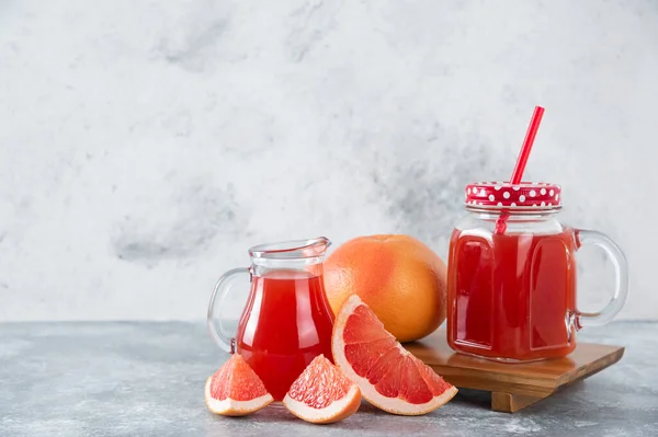Glass Pitcher Fresh Grapefruit Juice Slices Fruits High Quality Photo — Stock Photo, Image