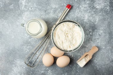 Un, yumurta, süt ve mermer arka planda bıyık. Yüksek kalite fotoğraf