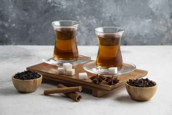 Dois Copos Chá Com Açúcar Anis Estrelado Foto Alta Qualidade — Fotografia de Stock