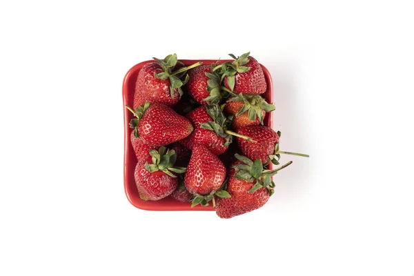 Rote Erdbeeren Einer Keramischen Untertasse Hochwertiges Foto — Stockfoto
