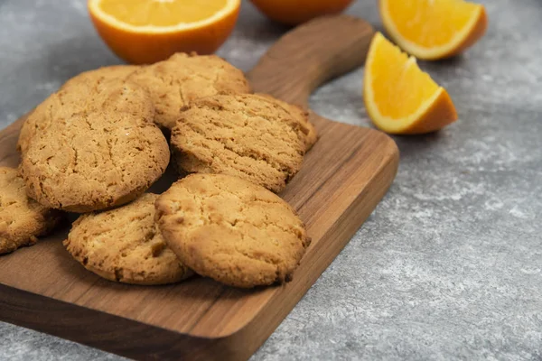 Close Photo Homemade Fresh Cookies Wooden Chopping Board Orange Slices — Stock Photo, Image