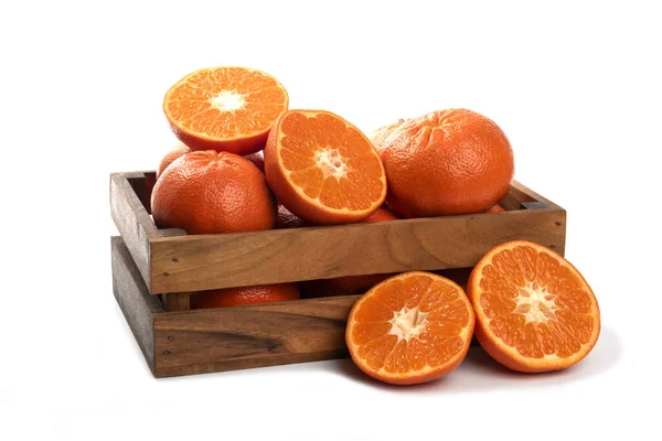 Frutas Naranja Frescas Jugosas Enteras Rebanadas Una Caja Vieja Madera — Foto de Stock