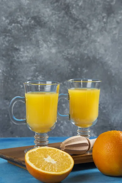 Two Glass Cups Orange Juice Wooden Board High Quality Photo — Stock Photo, Image