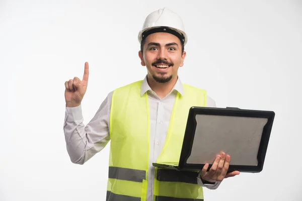 Engineer Uniform Holding Laptop Having Idea High Quality Photo — Stock Photo, Image
