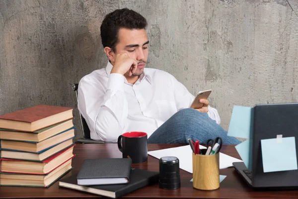 Serious Businessman Playing Telephone Office Desk High Quality Photo — Stock Photo, Image