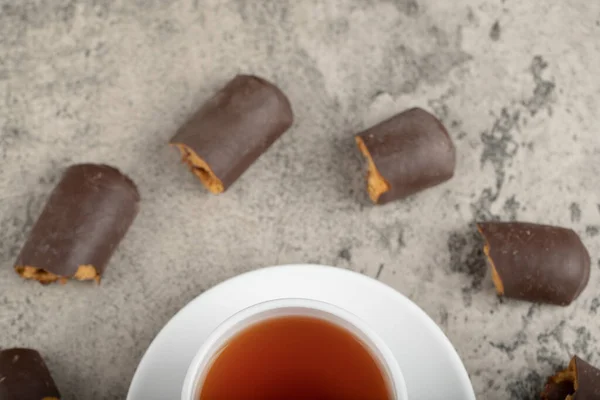 Deliciosos Pasteles Cacao Con Taza Negro Piedra Foto Alta Calidad —  Fotos de Stock