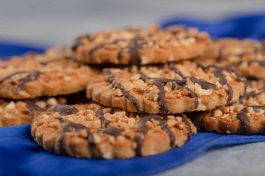 Tohumlu ve tahıllı yulaflı kurabiyeler. - Evet. Yüksek kalite fotoğraf
