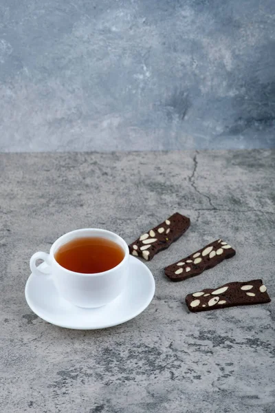 Pan Grano Entero Rodajas Con Nueces Una Taza Caliente Colocado —  Fotos de Stock