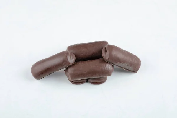 Rolos Creme Chocolate Com Creme Leite Isolado Fundo Branco Foto — Fotografia de Stock