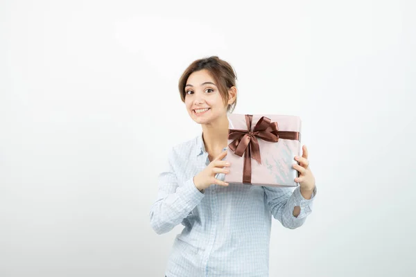 Portrait Young Cute Girl Holding Present Box Ribbon High Quality — Stock Photo, Image