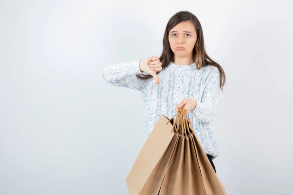 Portrait Jeune Fille Pull Tenant Des Sacs Provisions — Photo