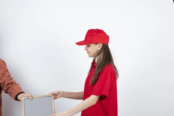 Κορίτσι Κόκκινο Shirt Ποζάρουν Κενό Πλαίσιο — Φωτογραφία Αρχείου