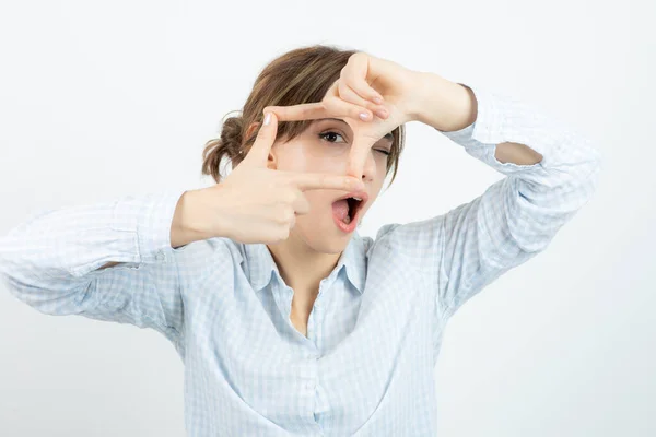 Portrait Young Beautiful Woman Doing Frame Fingers High Quality Photo — Stock Photo, Image