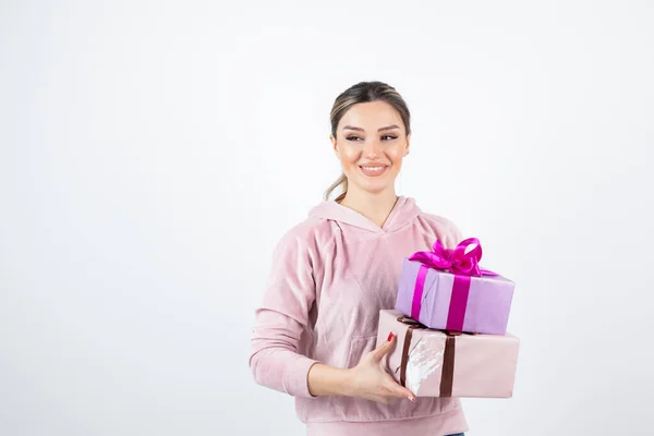 Young Attractive Female Model Gift Boxes Posing Standing High Quality — Stock Photo, Image