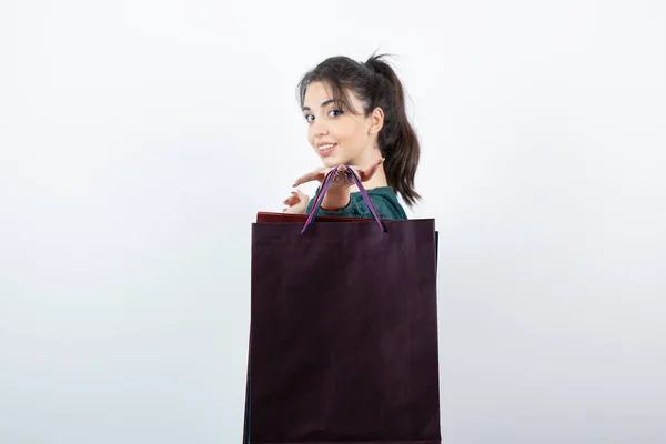 Portret Van Een Jonge Vrouw Met Veel Kleurrijke Boodschappentassen Hoge — Stockfoto