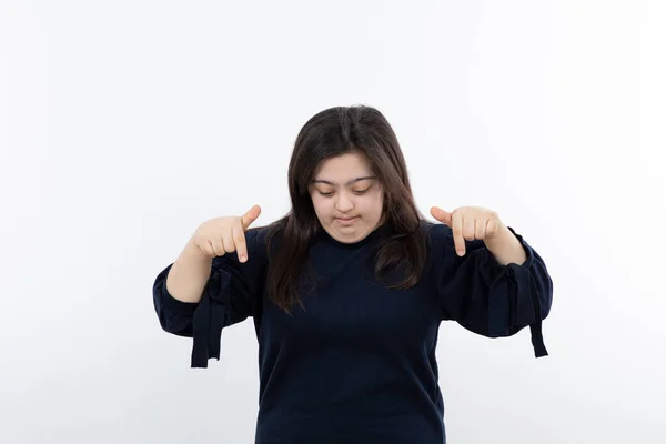 Imagem Menina Com Síndrome Posando Foto Alta Qualidade — Fotografia de Stock