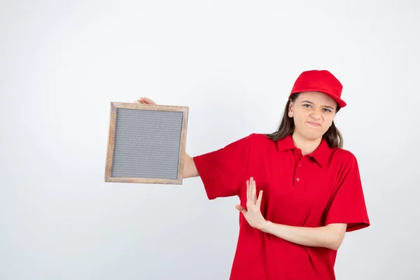 Chica Camiseta Roja Posando Con Marco Blanco —  Fotos de Stock
