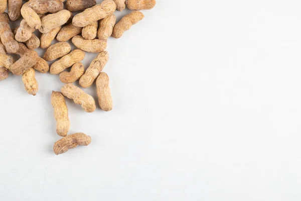 Pile Organic Peanuts Shell Isolated White Background High Quality Photo — Stock Photo, Image