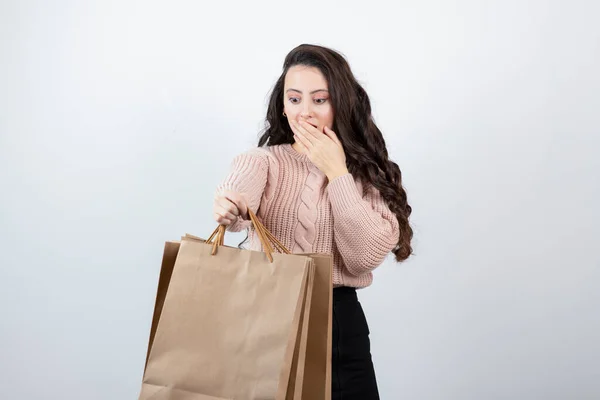 Portret Mooie Vrouw Trui Houden Van Pakketten Tassen Met Aankopen — Stockfoto