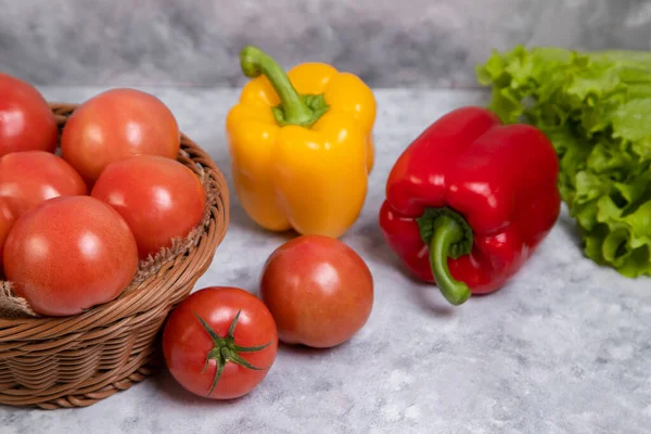 Různé Druhy Čerstvé Zdravé Zeleniny Umístěné Kamenném Pozadí Kvalitní Fotografie — Stock fotografie