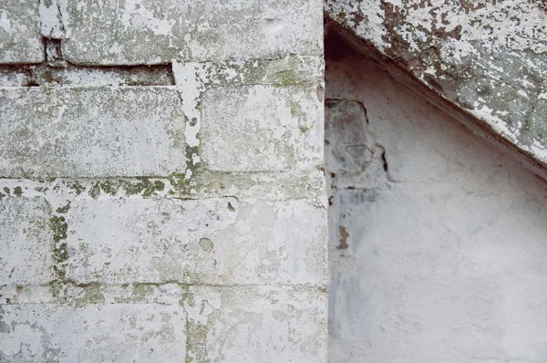 더러운 벽돌 벽에 — 스톡 사진
