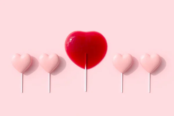 Sobresaliente Derretir Forma Corazón Rojo Caramelo Piruleta Con Spapes Corazón —  Fotos de Stock