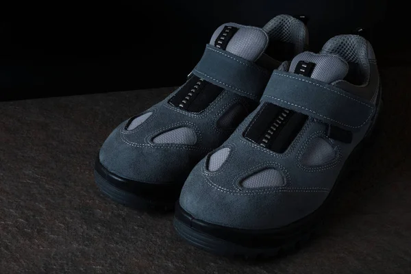 Пара Новых Защитных Ботинок Каменном Полу Промышленная Обувь Работников — стоковое фото