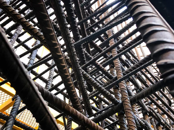 Metal framework of concrete monolithic structure.Reinforcement of concrete walls. — Stock Image Metal Framework Concrete Monolithic Structure Reinforcement Concrete Walls Royalty Free Stock Photos
